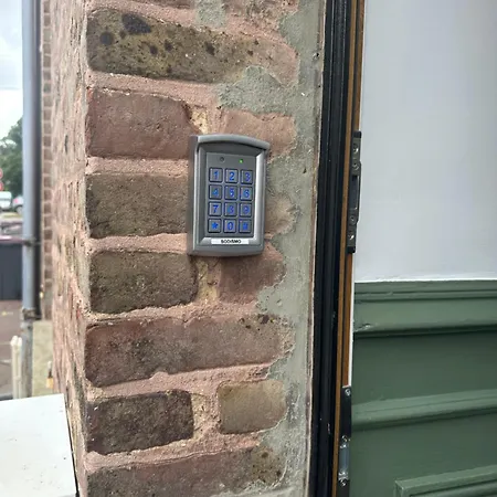 En Rez De Chaussee Avec Exterieur *